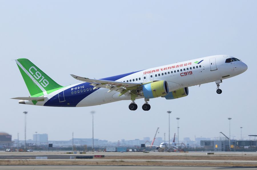 图22 C919大型客机(2017年5月5日首飞)