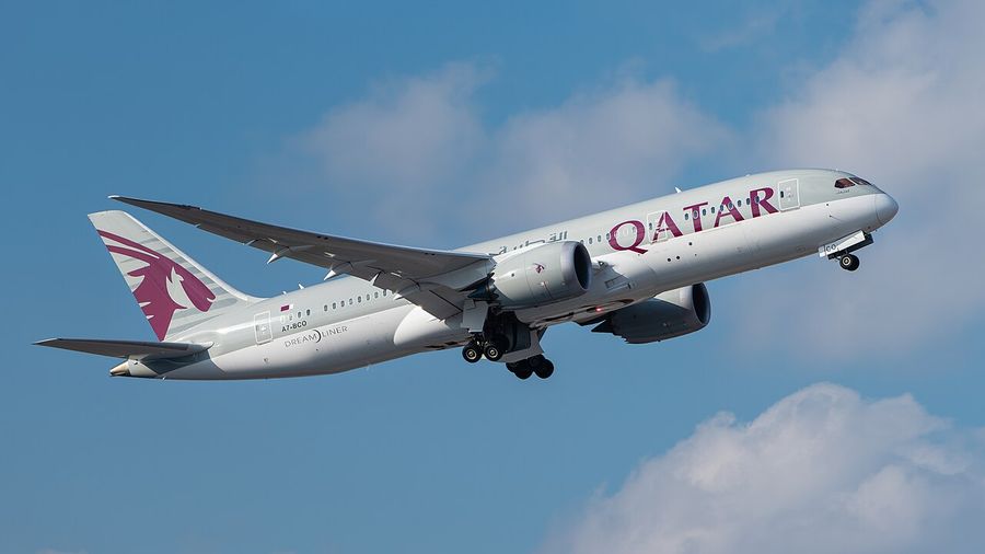 图24 波音787“梦想客机”(2011年投入运营,复合材料机体)